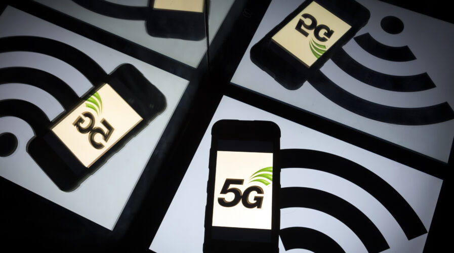 What does India lack to hit a 5G rollout?